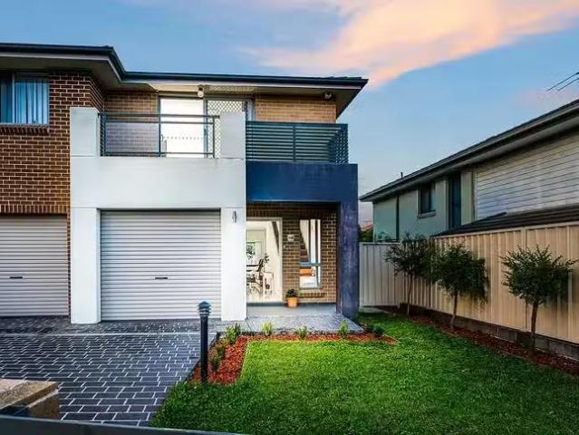Unique 3 BR 11B Tianie Way, Parklea, NSW 2768