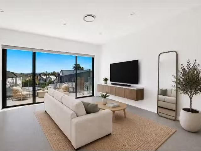 Cozy 3 BR 1/229a Bronte Road, Waverley Apartment for rent Lis.