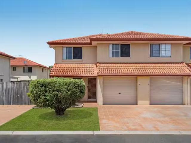 Rental! 3 BR 12/20 Young Place, RUNCORN, QLD 4113 Townhouse.