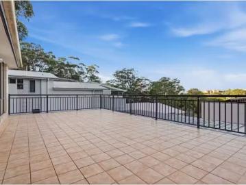 Rental! 3 BR 1/23 Auld Street, Terrigal Apartment for rent Li.