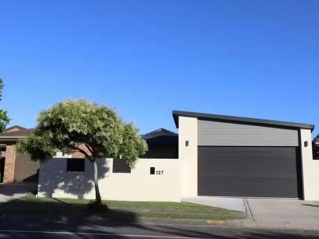 Nice 3 BR 127 Mattocks Road, Burleigh Waters, QLD 4220