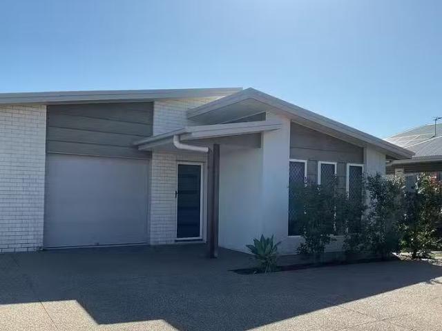 Deal! 3 BR 1/28 Eli Court, Kawungan, QLD 4655