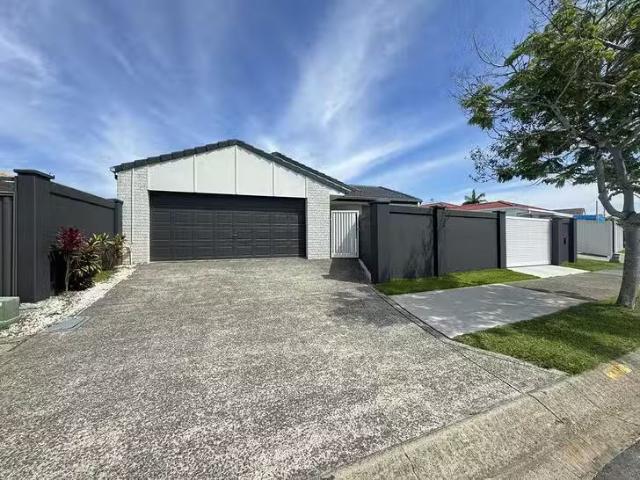 Charming 3 BR 130 Mattocks Road, Burleigh Waters, QLD 4220