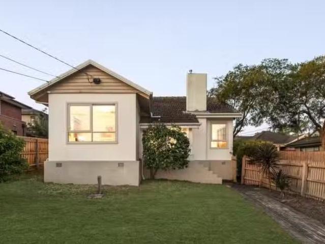 Cheap 3 BR 1/37 Stott Street, Box Hill South VIC 3128 Unit A.