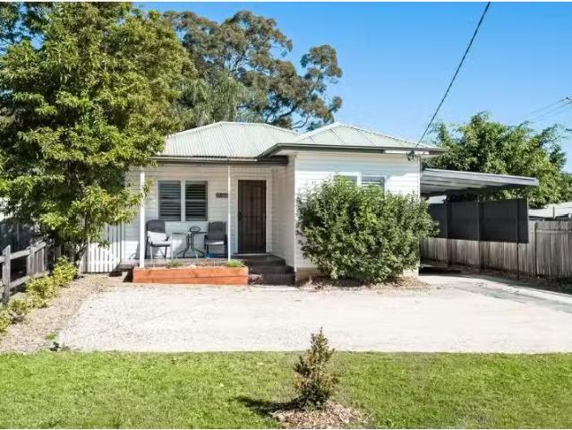 Charming 3 BR 17 Rawson Road, Woy Woy House for rent Listed b.