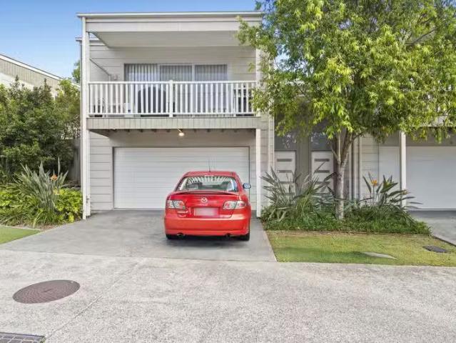 Cheap 3 BR 14/1 Tilbury Rise, Upper Coomera, QLD 4209 Townho.