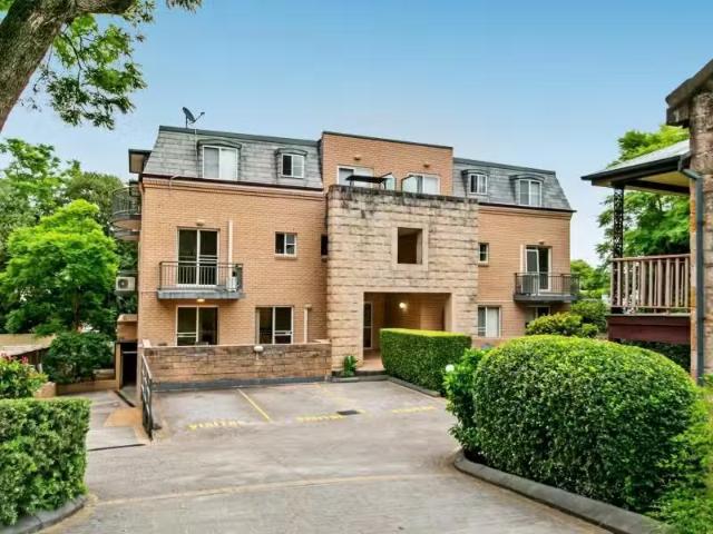 Deal! 3 BR 1/541 Church Street, North Parramatta Apartment for.