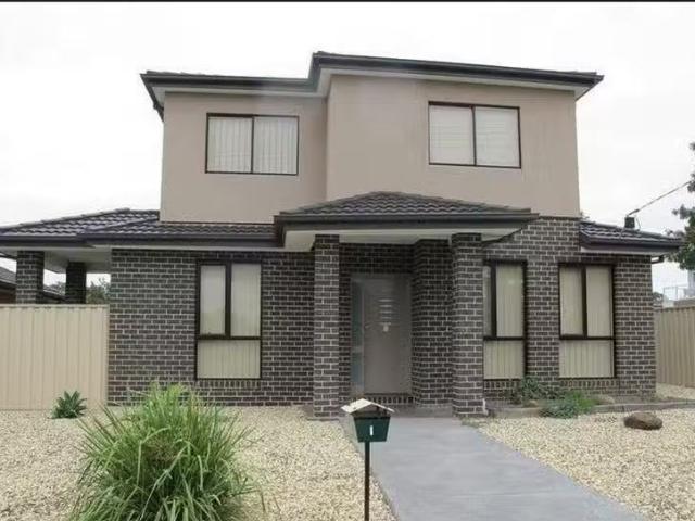 Cheap 3 BR 15 Taylors Road, St Albans, VIC 3021