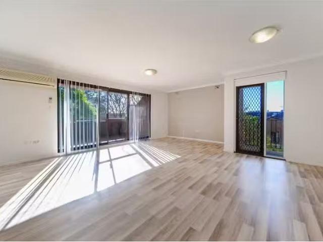 Nice 3 BR 16/7 Epping Road, Epping Apartment for rent Listed.