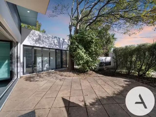 Nice 3 BR 168B Captain Cook Cres, Narrabundah Townhouse for re.