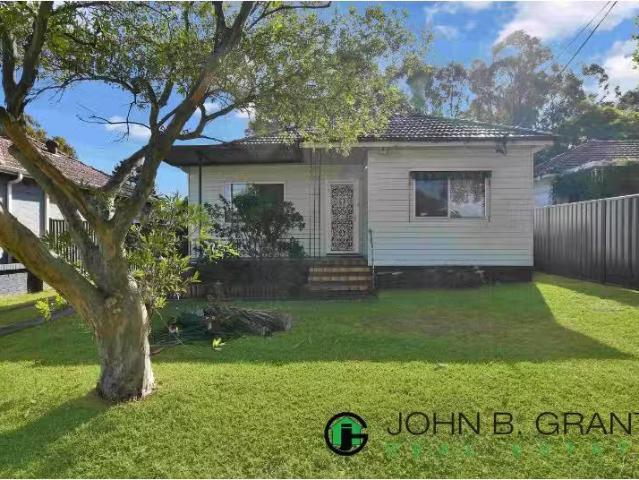 Deal! 3 BR 16 Nyora Street, CHESTER HILL House for rent Liste.