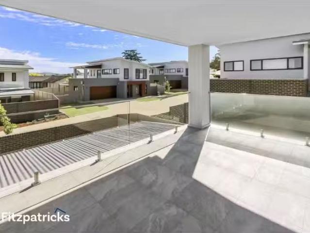 Deal! 3 BR 1/80 Stirling Boulevard, Tatton House for rent Lis.