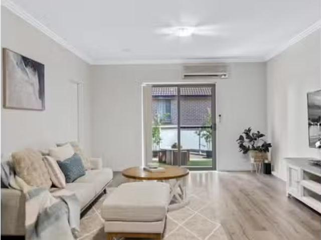 Just in! 3 BR 18/13 17 Regentville Road, JAMISONTOWN Apartment.