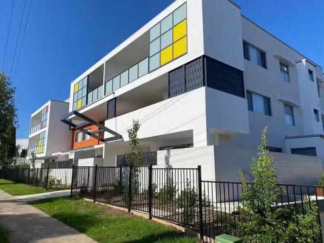 Deal! 3 BR 19/108 Lethbridge Street, Penrith, NSW 2750