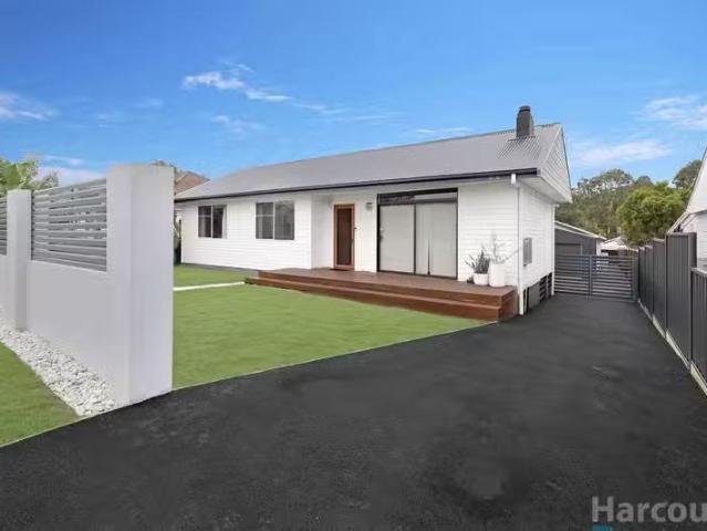 Cozy 3 BR 192 Hopetoun Street, Kurri Kurri, NSW 2327 House f.