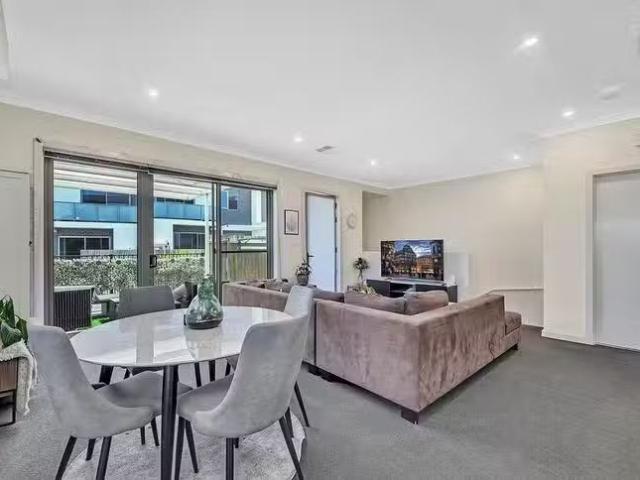 Just in! 3 BR 19/5 Nevertire Street, Lawson, ACT 2617