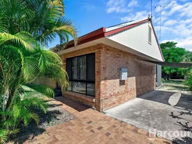 Charming 3 BR 19 Truro Street, TORQUAY, QLD 4655 House for R.