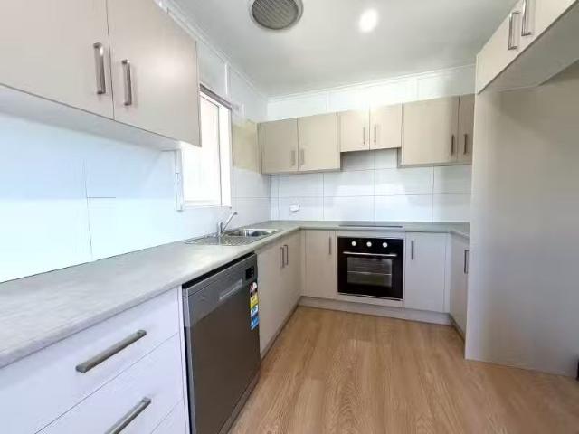 Cozy 3 BR 1 Marum Street, Ashcroft House for rent Listed by K.