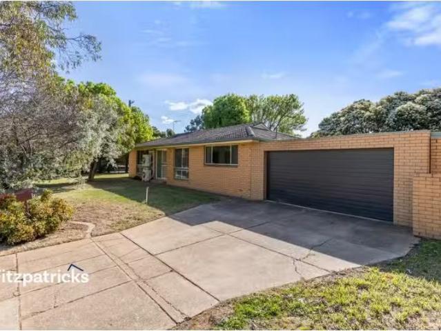 Rental! 3 BR 1 Gardenia Avenue, Lake Albert House for rent Li.