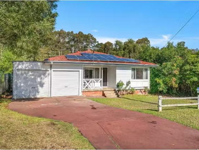 Nice 3 BR 23 Elyard Drive, NOWRA House for rent Listed by Tra.