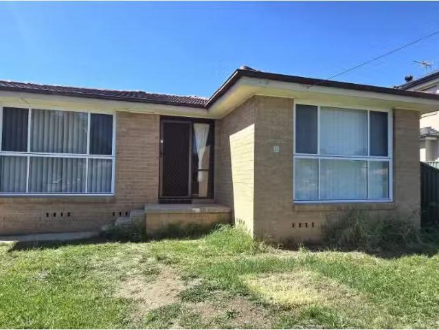 Nice 3 BR 20 Chaucer Street, Wetherill Park House for rent Li.