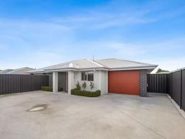 Deal! 3 BR 2/11 Youl Road, Perth, TAS 7300