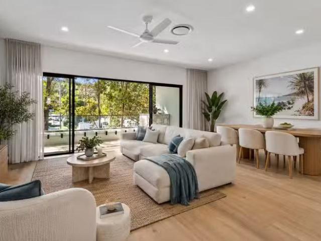 Cozy 3 BR 2/17 Tallebudgera Creek Road, Burleigh Heads, QLD 42.