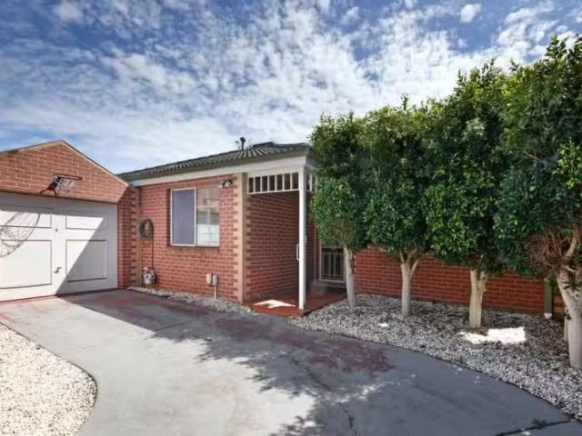 Cozy 3 BR 2/19 Haigh Street, Bentleigh East VIC 3165 Townhou.