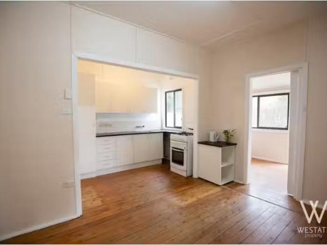Unique 3 BR 21 Moresby Way, West Bathurst House for rent List.
