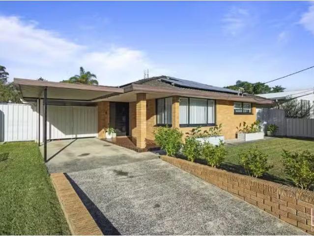 Rental! 3 BR 21 Phyllis Avenue, KANWAL House for rent Listed.