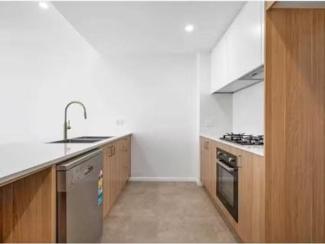 Just in! 3 BR 22/38 Georges Crescent, Georges Hall Apartment f.
