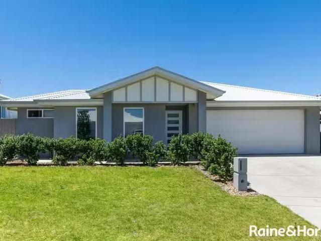 Nice 3 BR 2/2 Yarranjerry Street, Gobbagombalin, NSW 2650