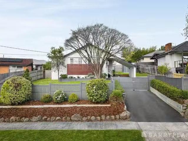 Nice 3 BR 22 Balmoral Street, Kilsyth, VIC 3137
