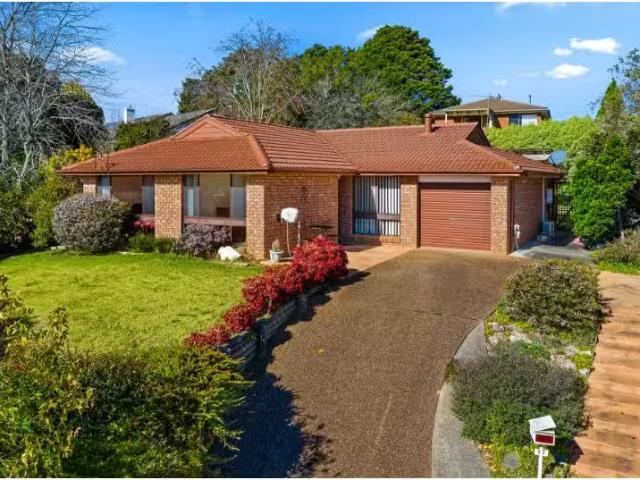 Rental! 3 BR 22 Paul Crescent, MOSS VALE House for rent Liste.