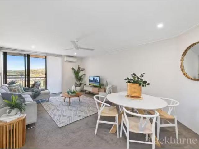 Cozy 3 BR 23/5 Melville Place, South Perth Apartment for rent.