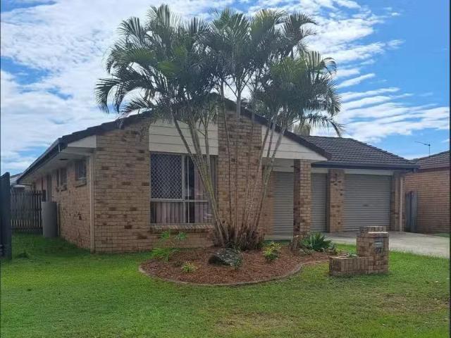 Just in! 3 BR 27 Seafoam Close, Varsity Lakes, QLD 4227 Hous.