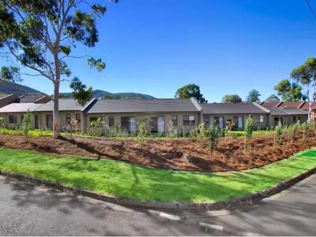 New 3 BR 24/199 Johnston Street, TAMWORTH Townhouse for rent.