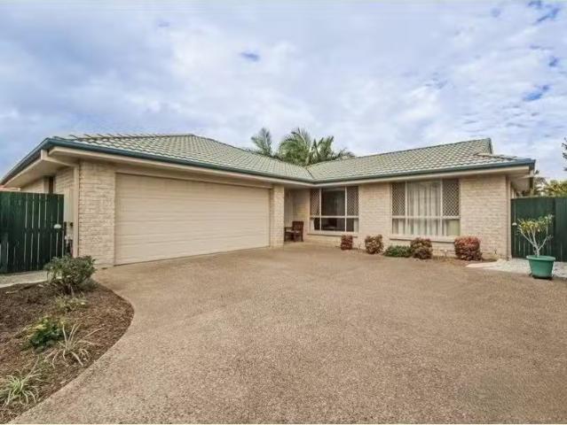 Nice 3 BR 2/43 Riversdale Boulevard, BANORA POINT House for re.