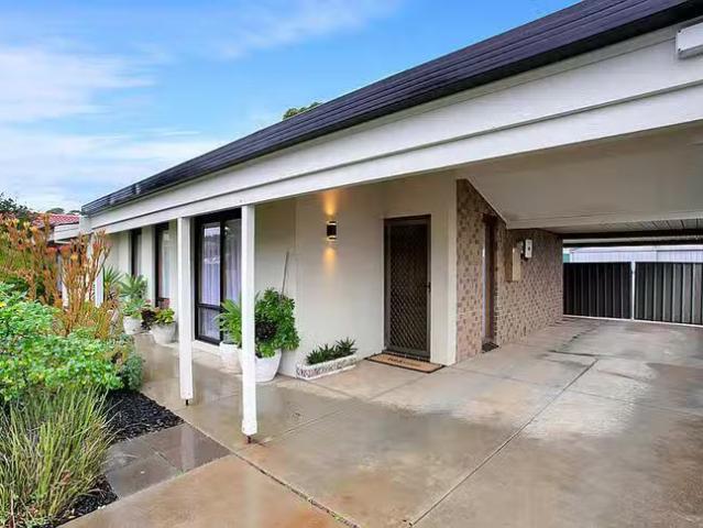 Deal! 3 BR 24 William Road, Reynella, SA 5161