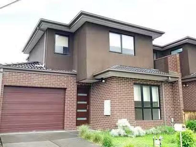 Just in! 3 BR 2/54 Edinburgh Street, Clayton, VIC 3168