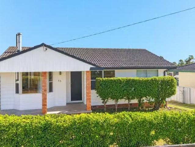 Cozy 3 BR 25 Buffier Crescent, Rutherford House for rent List.