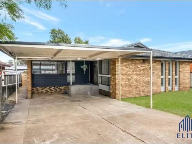 Deal! 3 BR 26 Hillview Parade, Lurnea House for rent Listed b.