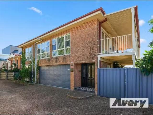 Rental! 3 BR 2/6A Morehead Street, Lambton Townhouse for rent.