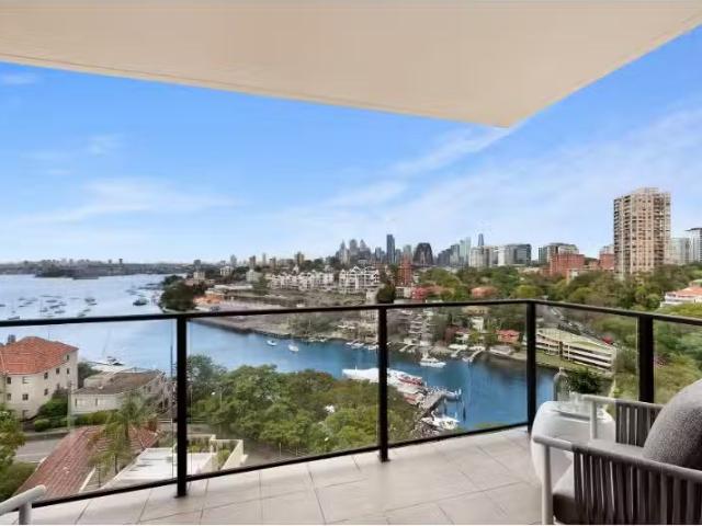 Unique 3 BR 27/58 Kurraba Road, Neutral Bay Apartment for rent.