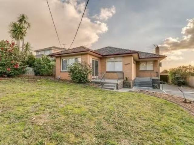 Charming 3 BR 283 High Street, Templestowe Lower, VIC 3107