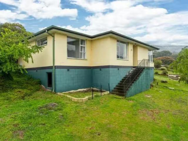 Unique 3 BR 29 Cammeray Road, Claremont, TAS 7011