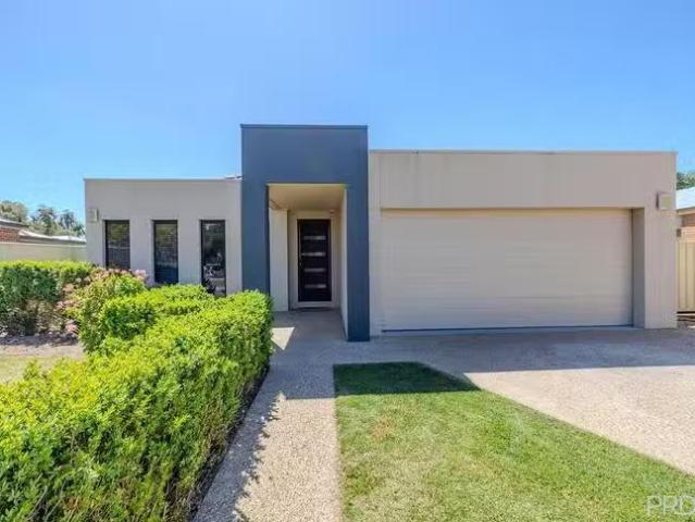 Cheap 3 BR 2 Burdekin Court, Red Cliffs, VIC 3496