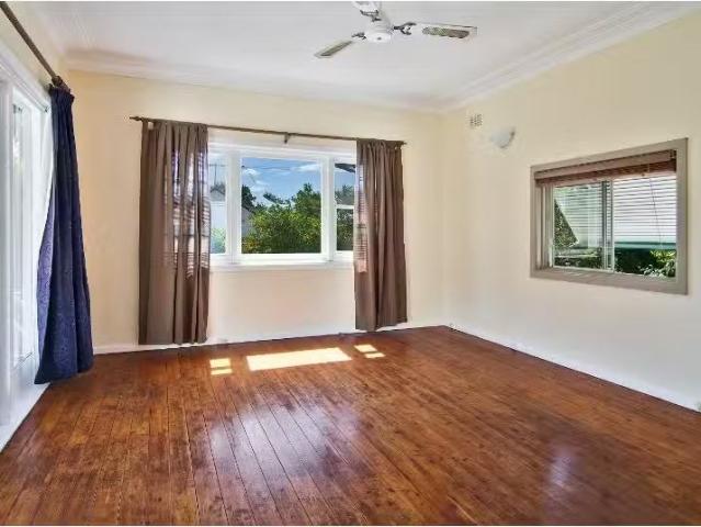 Charming 3 BR 2 Currie Road, FORESTVILLE House for rent Liste.