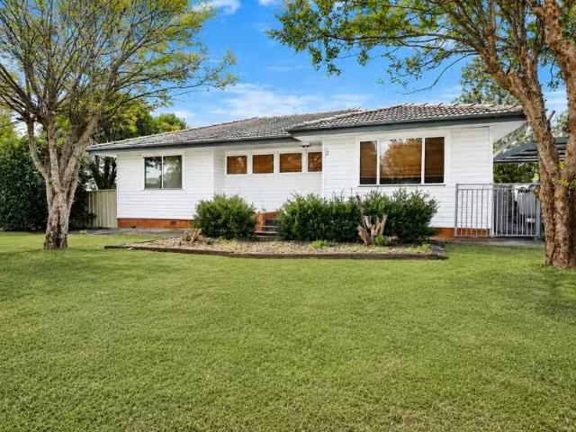 Unique 3 BR 2 Douglas Street, Gunnedah House for rent Listed.