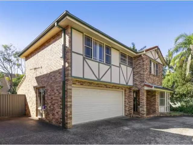 Nice 3 BR 3/10 Chapman Street, Gymea Townhouse for rent Liste.